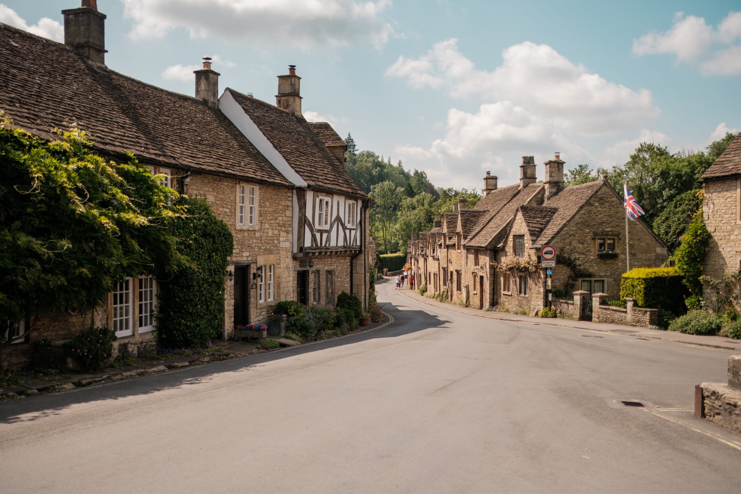 What Town Is Best As A Base For Visiting The Cotswolds?