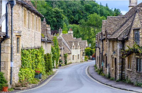 Cotswolds village narrow lanes